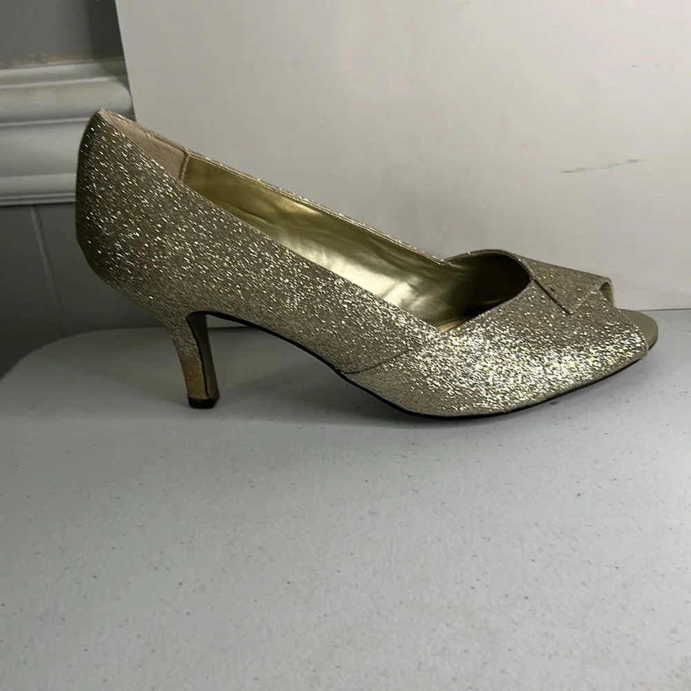Gold Sparkle Peep Toe heels pumps for women Easy Street 12M